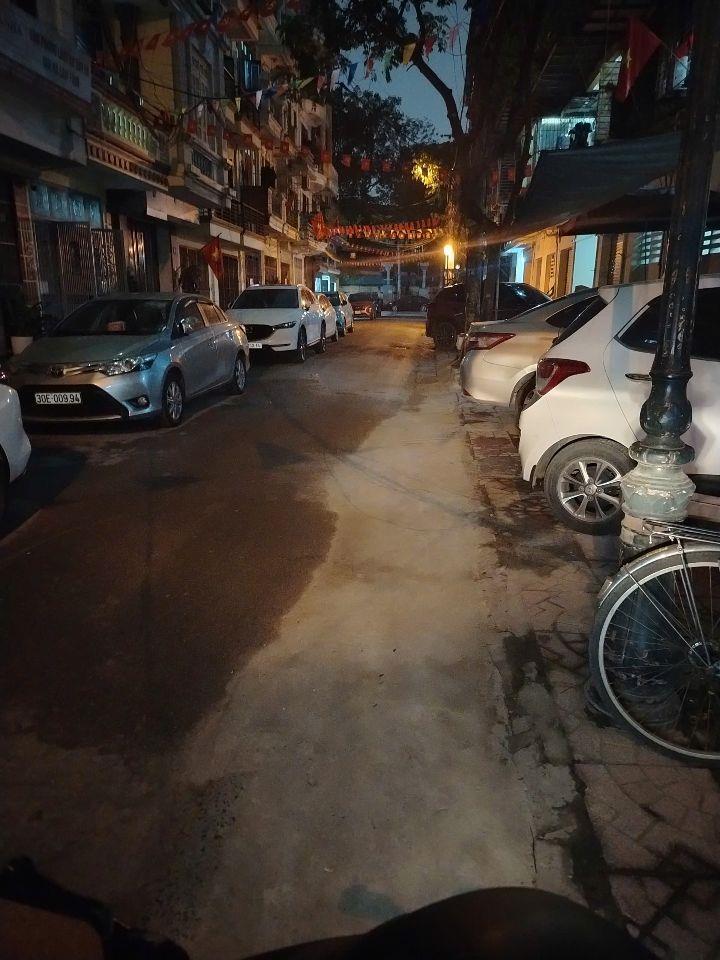 Siêu phẩm Cầu Giấy 42m2, 4 tầng, 1 nhà ra mặt phố,  ô tô, 15 tỷ 