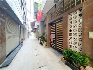 Cực phẩm Xuân Thủy, gần 50m2x4T, Kia qua cửa,2 thoáng, ngõ thông chỉ 12tỷ 