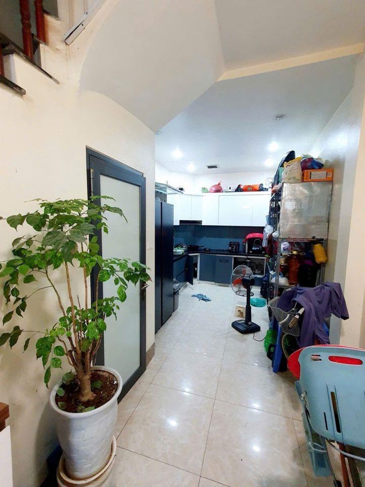 Cực phẩm Xuân Thủy, gần 50m2x4T, Kia qua cửa,2 thoáng, ngõ thông chỉ 12tỷ 