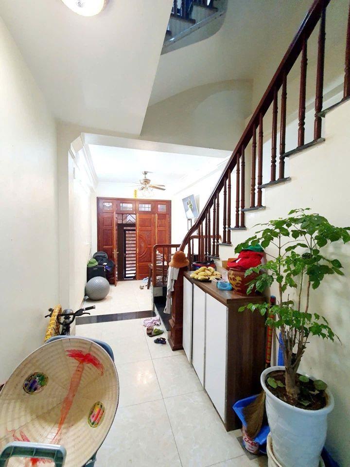 Cực phẩm Xuân Thủy, gần 50m2x4T, Kia qua cửa,2 thoáng, ngõ thông chỉ 12tỷ 