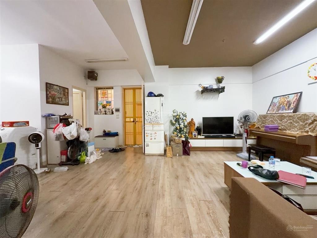 Tôi chính chủ bán căn hộ chung cư đền lừ  căn góc 73m2  2 ngủ full nội thất  nhỉnh 5 tỷ