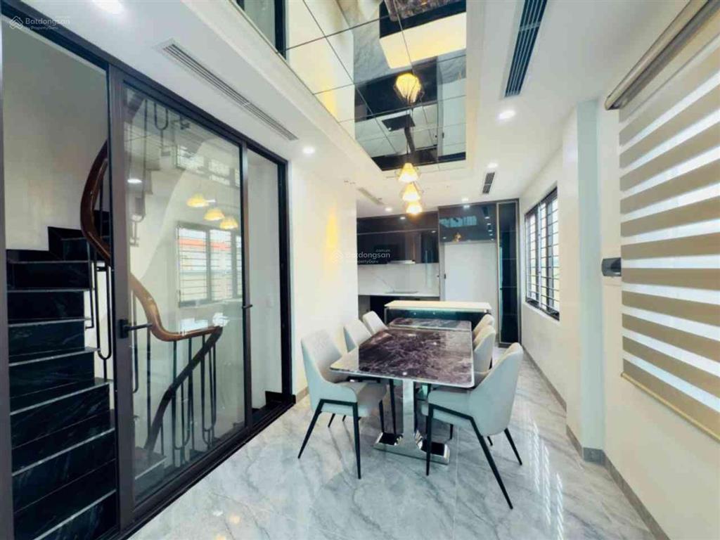 La thành  mặt phố lô góc 3 mặt thoáng   75m  tòa 9 tầng thang máy kinh doanh đắc địa  5x tỷ
