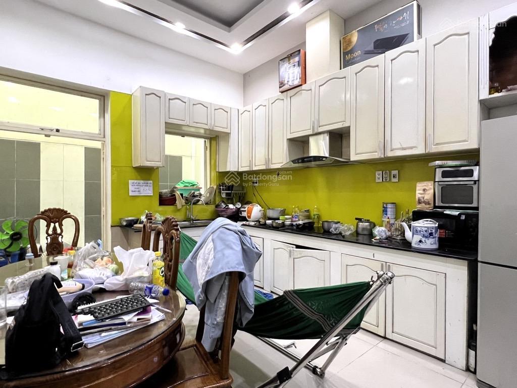 Đs14  nguyễn văn khối  thông tây hội  gv 
4x20m2 , 4 tầng , 4 pn ,4wc  hxh thông  8,6 tỷ