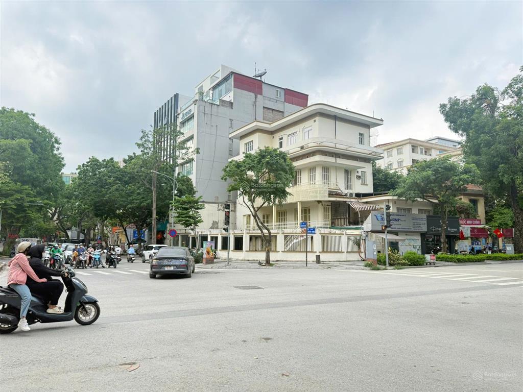 Siêu phẩm mặt bằng kinh doanh phố nguyễn du diện tích 317m x 2t mặt tiền lô góc 30m giá thuê 500tr