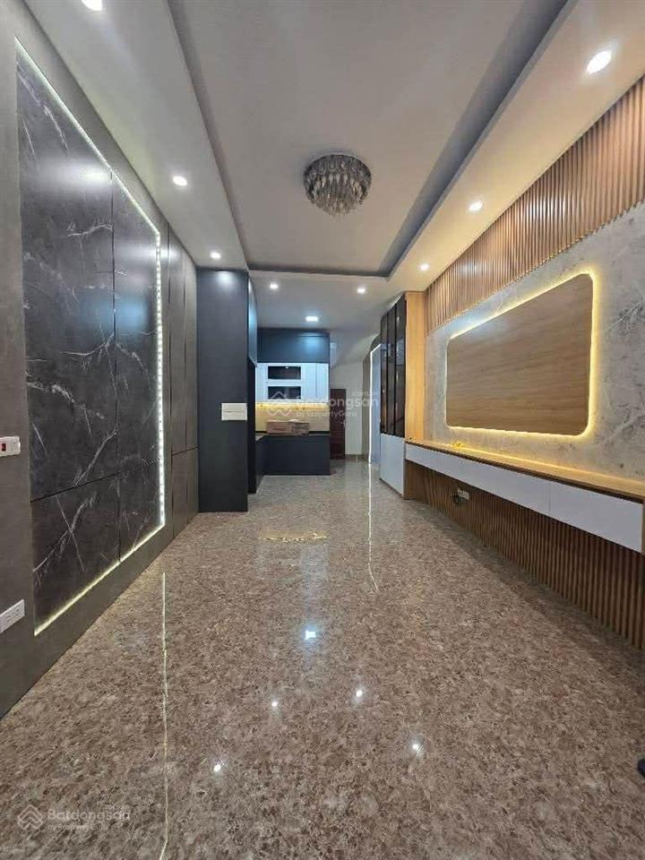 Bán nhà phố hồng tiến 34m2 mt3.5m  ô tô tải đỗ cửa ngày đêm  view đường lớn  full nội thất