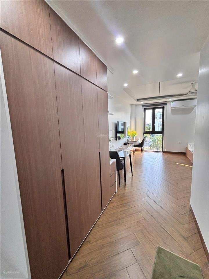 Cho thuê căn shophouse mặt đường hạnh phúc dự án vinhomes royal island