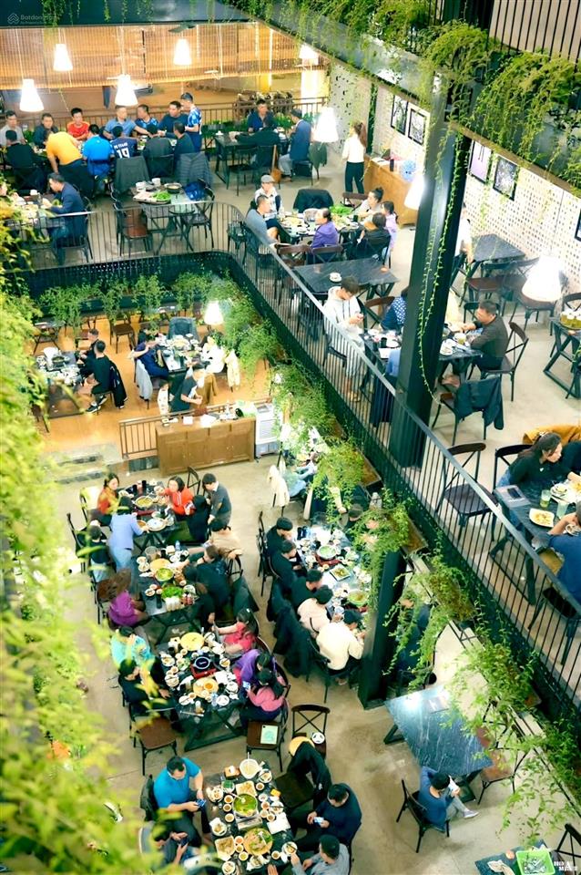 Cho thuê mặt bằng làm nhà hàng, cafe mặt phố nguyễn xuân khoát khu ngoại giao đoàn 300m2 x 3 tầng