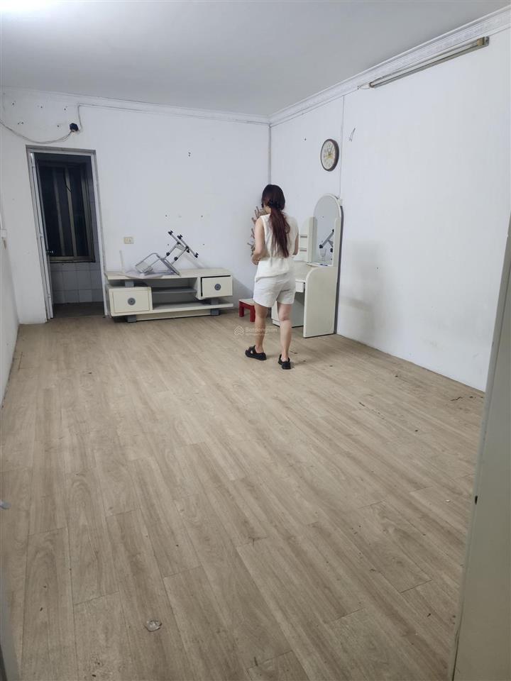 14tr/tháng nhà 60m x 4 tầng ngô quyền hà đông 3 ngủ rộng, ở gia đình cực hợp