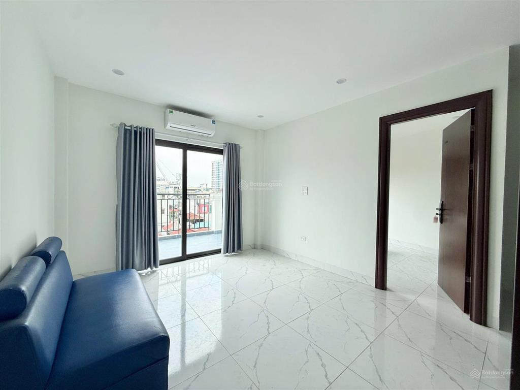 Cho thuê 1 ngủ 1 khách mặt phố kim mã thượng 45m2