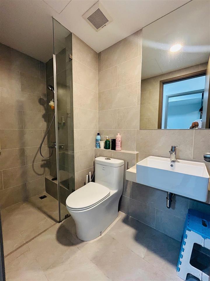 Chuyển nhượng căn hộ 59m2  2pn 2wc view hồ bơi giá 2.7 tỷ  có sổ sẵn  hỗ trợ vay bank