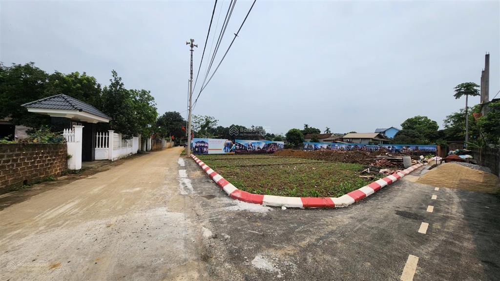 Chủ gửi bán 80,5m xuân mai
đường oto tránh