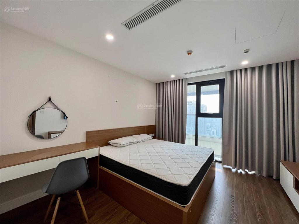 Căn hộ 3 ngủ sunshine center tầng 20 giá chỉ 18 triệu.  0329 288 ***