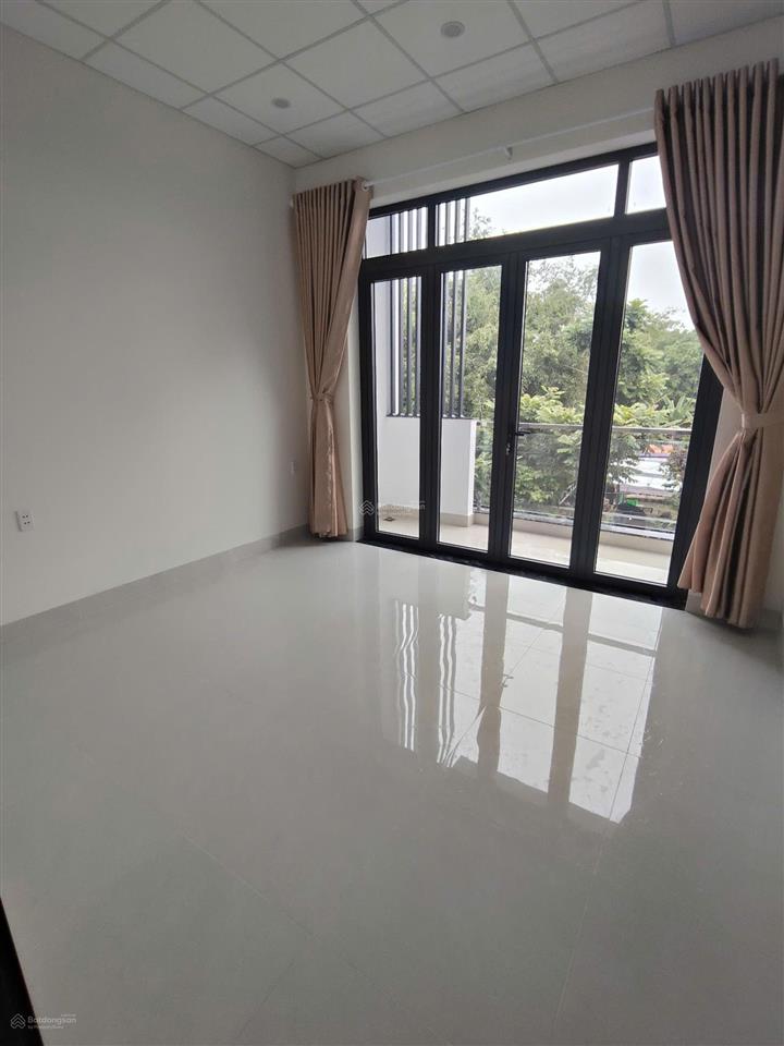Cho thuê nhà mới 100% 1 trệt 1 lầu 2pn 2wc hẻm tải đường 12 tam bình gần cầu vượt gò dưa