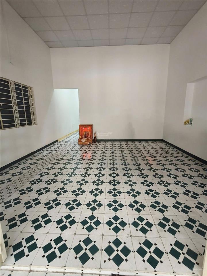 Nhà cấp 4 6x30m sân đậu oto vừa ở vừa kinh doanh buôn bán p.linh xuân, gần chợ, trường học