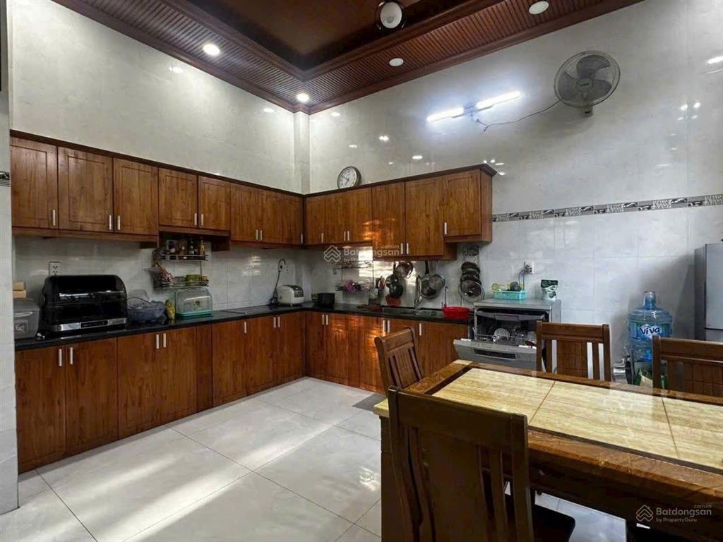 Cho thuê căn góc 4 tầng siêu đẹp ngay chung cư 4s linh đông. 4pn 4wc sân oto