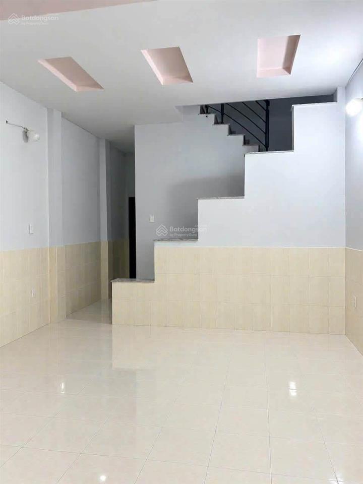Cho thuê nhà 2 tầng 3pn 2wc dt rộng, hẻm oto đường số 9 linh tây gần phạm văn đồng