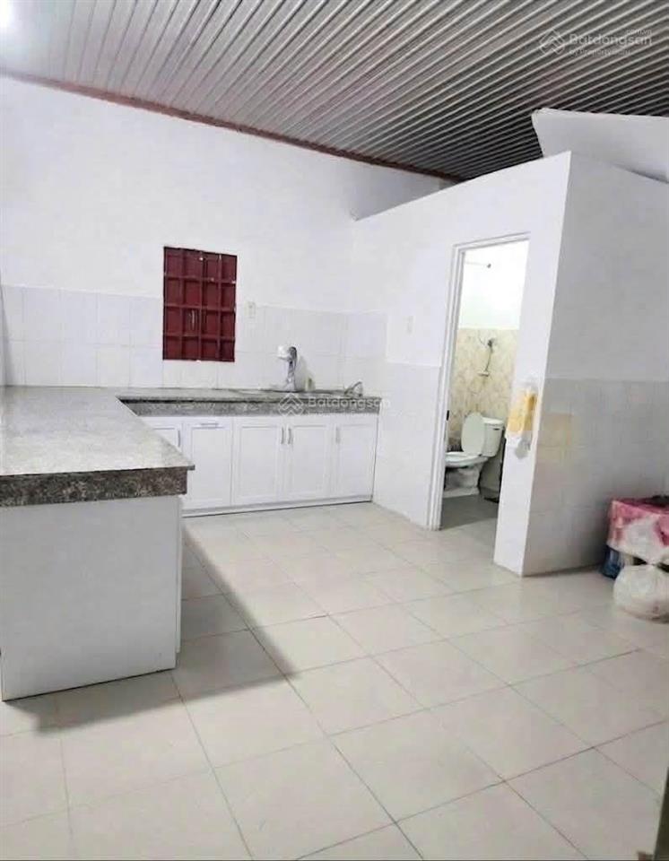 Cho thuê nhà 2 tầng 3pn 2wc dt rộng, hẻm oto đường số 9 linh tây gần phạm văn đồng