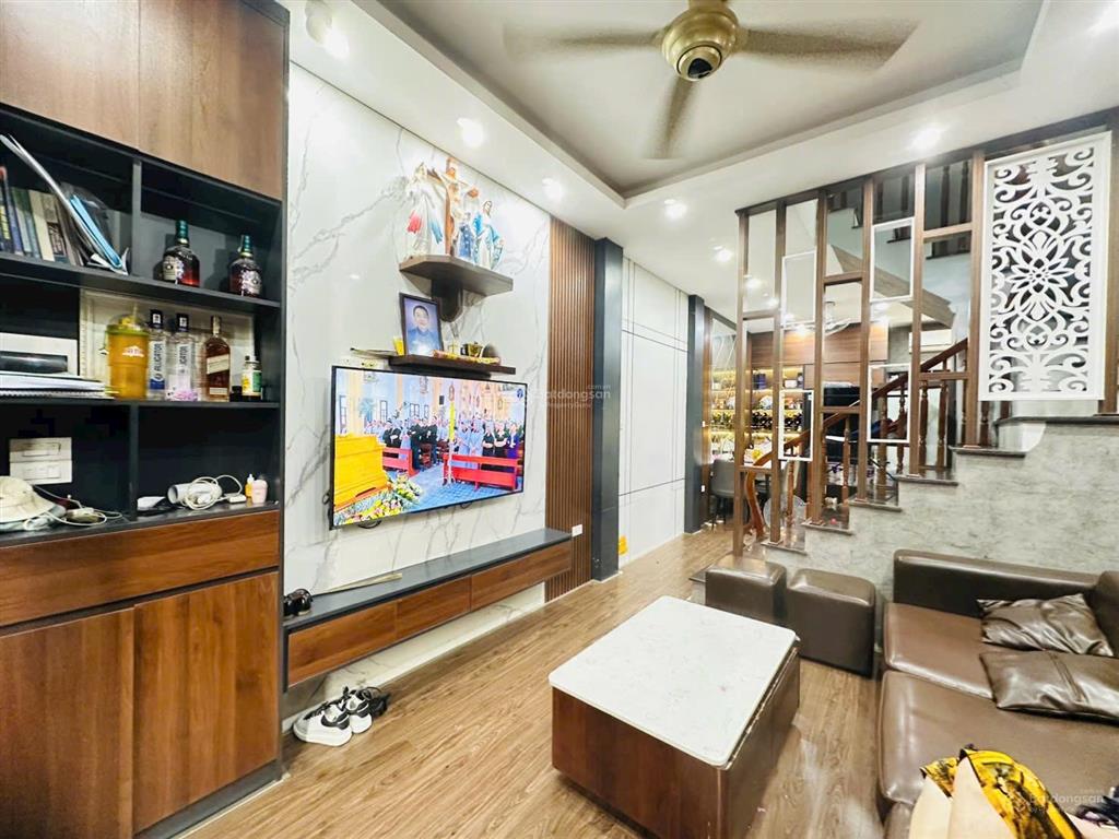 Nhỉnh 6 tỷ. nhà phú lương 5t45m2 2 thoáng  ô tô  nội thất cao cấp hiện đại