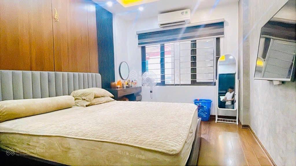 Nhỉnh 6 tỷ. nhà phú lương 5t45m2 2 thoáng  ô tô  nội thất cao cấp hiện đại