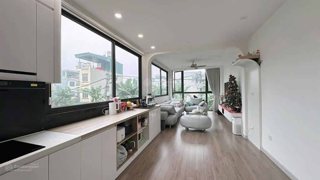 Hơn 5 tỷ. yên nghĩa 42m2  ô tô chui nhà  view hồ  full nội thất