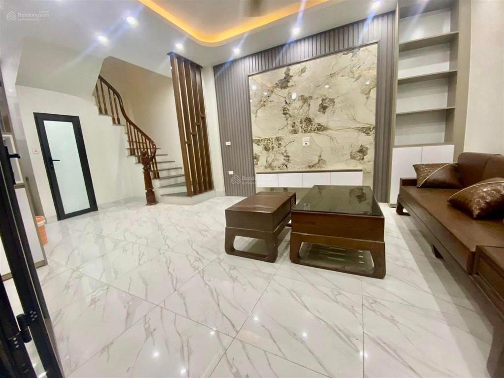 6 tỷ quang trung hà đông  5t  lô góc  ô tô  gần chợ, trường học các cấp.