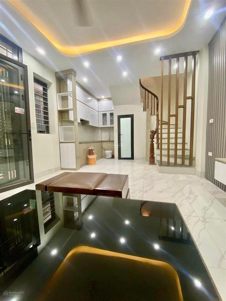 6 tỷ quang trung hà đông  5t  lô góc  ô tô  gần chợ, trường học các cấp.