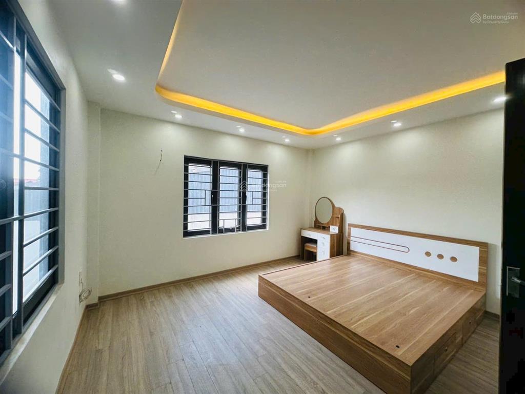 6 tỷ quang trung hà đông  5t  lô góc  ô tô  gần chợ, trường học các cấp.