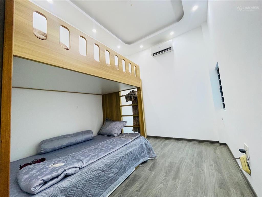 6,3 tỷ tt phú lương 50m2  mt 6,3m lô góc  7pkk  dòng tiền 300tr/năm. 20m ô tô