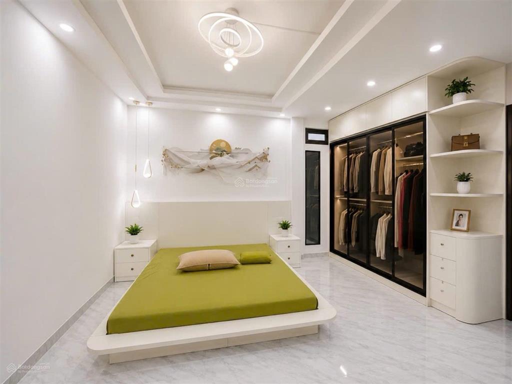 5,3 tỷ nhà gần b.xe yên nghĩa 4t3pn  ô tô đỗ cửa