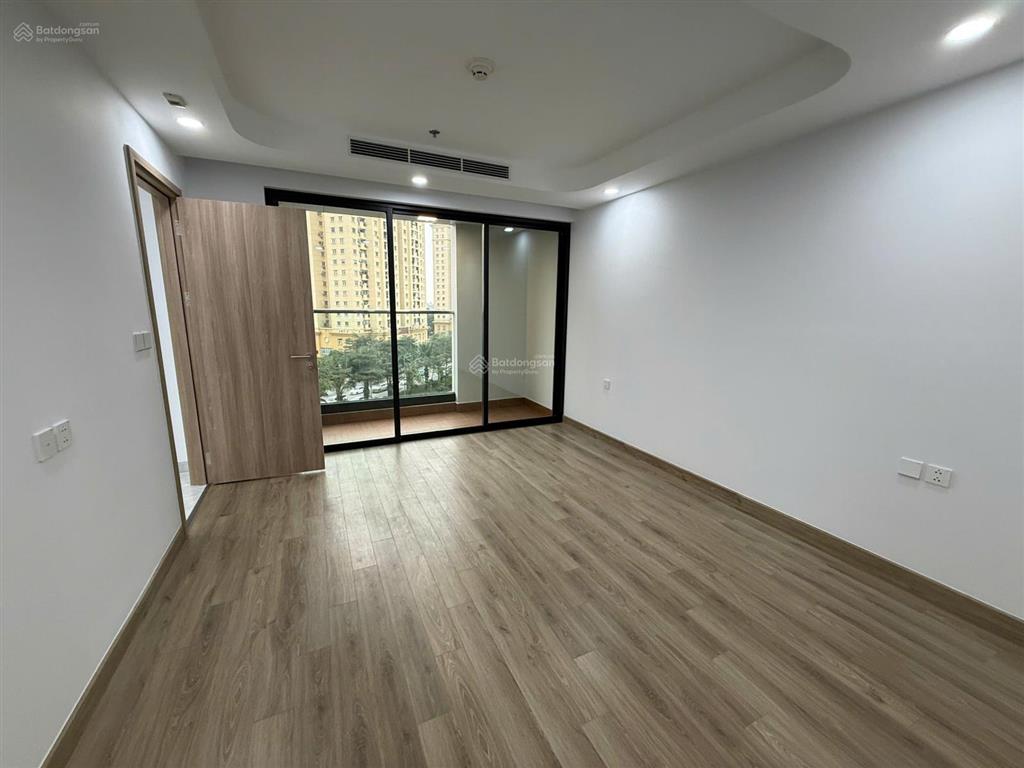 Bán căn hộ 2 ngủ 96m2 giá 135tr/m2 chung cư skyline west lake tầng trung hướng mát giá tốt