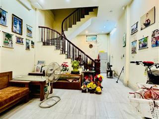 Nhỉnh 10 tỷ  43m2 x 4 ngủ  dân xây  ngõ thông  nở hậu  3 gác qua cửa  ngã tư sở  thanh xuân