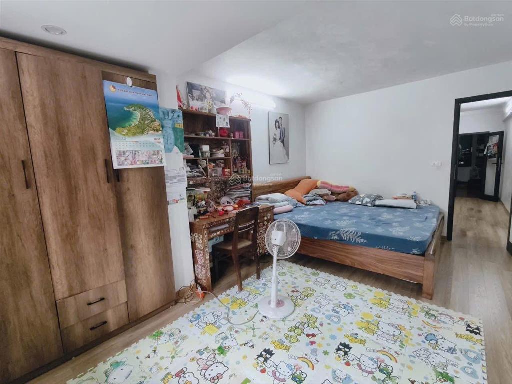 Bán ch tập thể mặt phố thái thịnh, đống đa, tầng 2, lô góc, dt 110m2, 3pn, 2vs, giá 6,25 tỷ tl