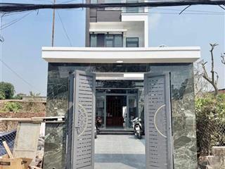 Nhà phố 2 lầu trệt mặt tiền kinh doanh phường đông hòa tp hcm