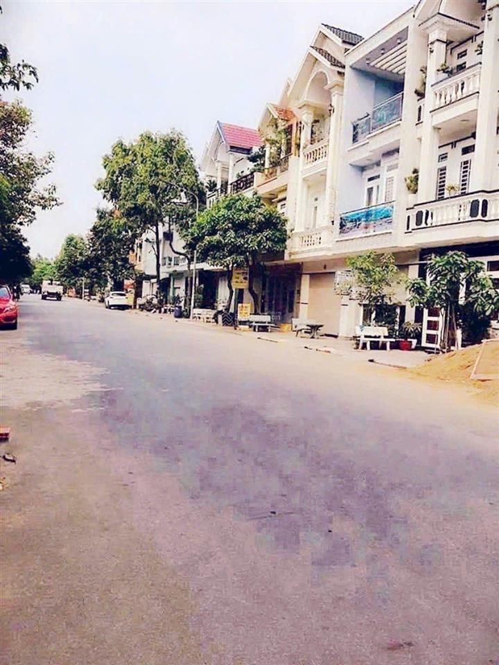 Nhà phố 2 lầu trệt mặt tiền trục chính kinh doanh văn phòng vip, phường dĩ an, bình dương. tp hcm