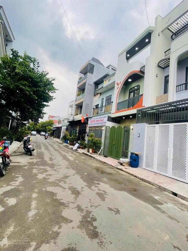 Nhà phố lầu trệt gần ngã tư chieu lieu, phường dĩ an, bình dương. tp hcm