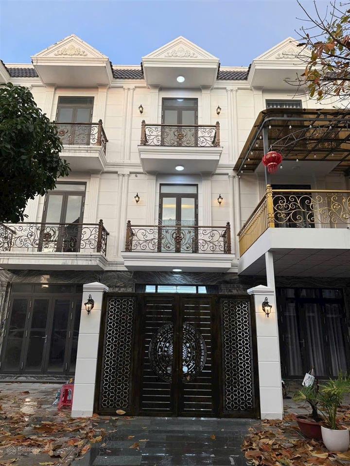 Nhà phố 2 lầu trệt tum kdc đông hưng, phường dĩ an, bình dương tp hcm