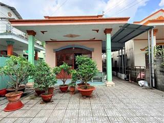 Nhà cấp 4 sân vườn kế trần hưng đạo, dĩ an, bình dương. tp hcm