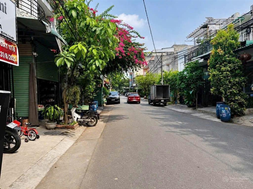 Nhà phố 2 lầu trệt đường phạm hữu lầu, phường dĩ an, bình dương