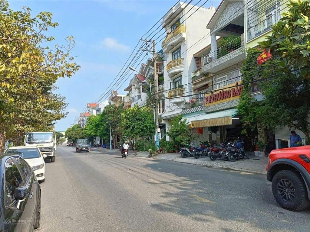 Nhà phố mặt tiền kinh doanh văn phòng 2 lầu trệt gần vincom phường dĩ an, bình dương