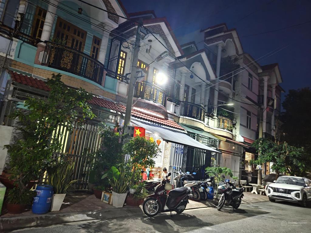 Nhà phố sổ riêng lầu trệt kdc trần hưng đạo, dĩ an, bình