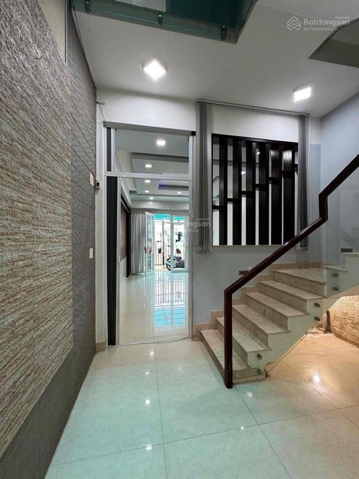 Cho thuê nhà 4x18m, 3 lầu đẹp đường khu bắc hải  đồng nai, p. 15, q. 10
