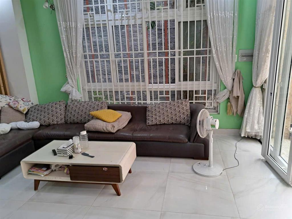 Cho thuê nhà 7x28m 3l nguyên căn đường lạc long quân, phường 5, quận 11