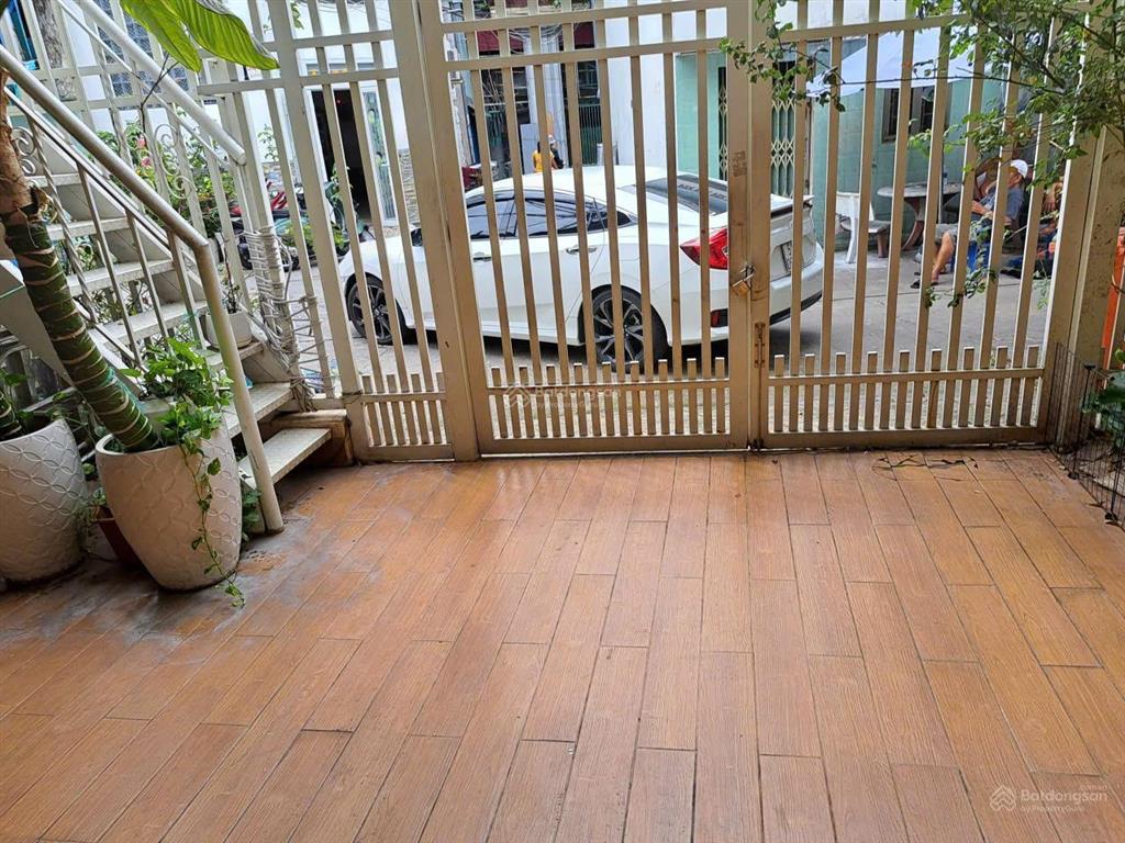 Cho thuê nhà 7x28m 3l nguyên căn đường lạc long quân, phường 5, quận 11