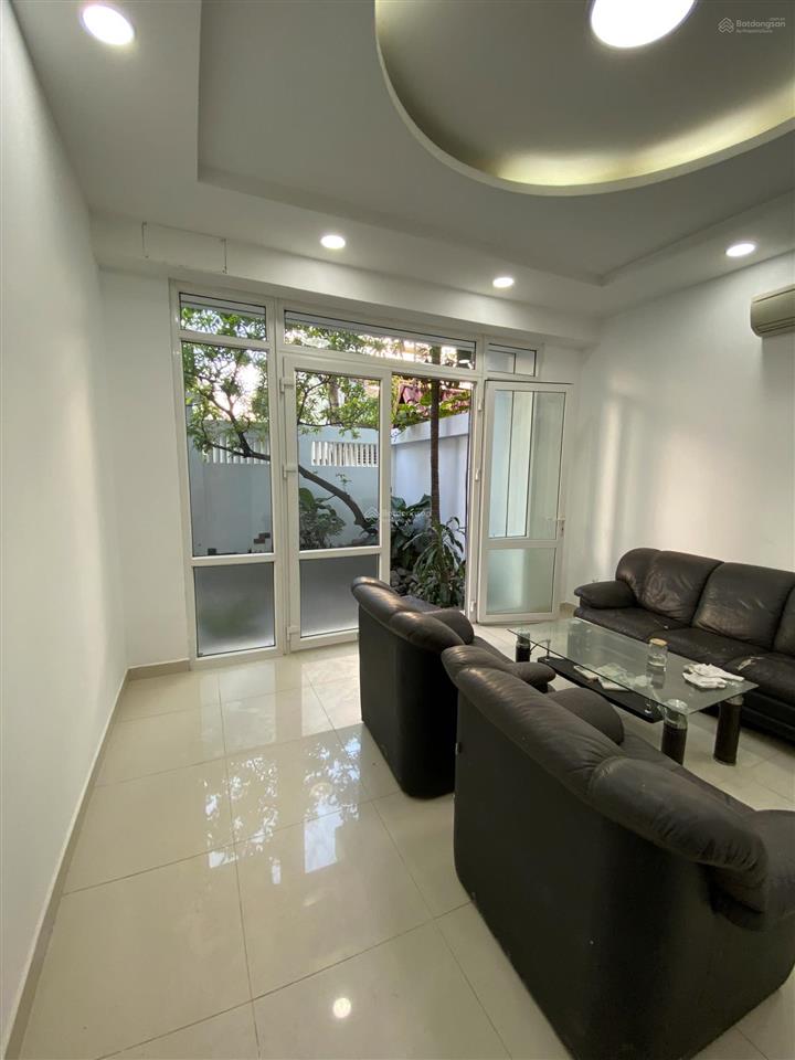 Cho thuê biệt thự 12x15 5 phòng đường lê đại hành, p.13, q.11
