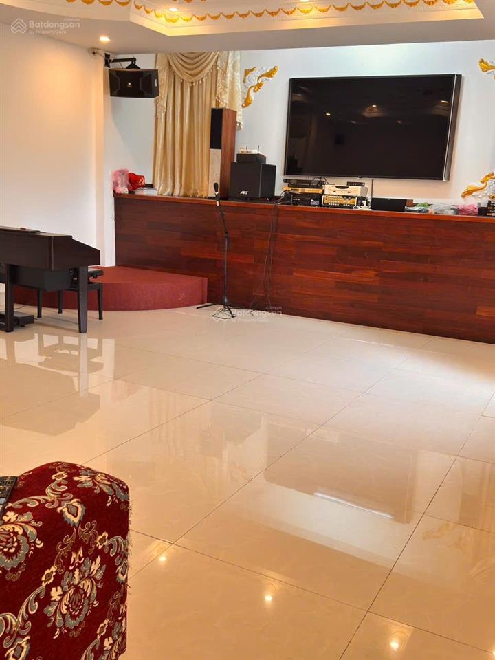 Bán gấp biệt thự 2500m2 dtsd cổ điển sân vườn quận 12