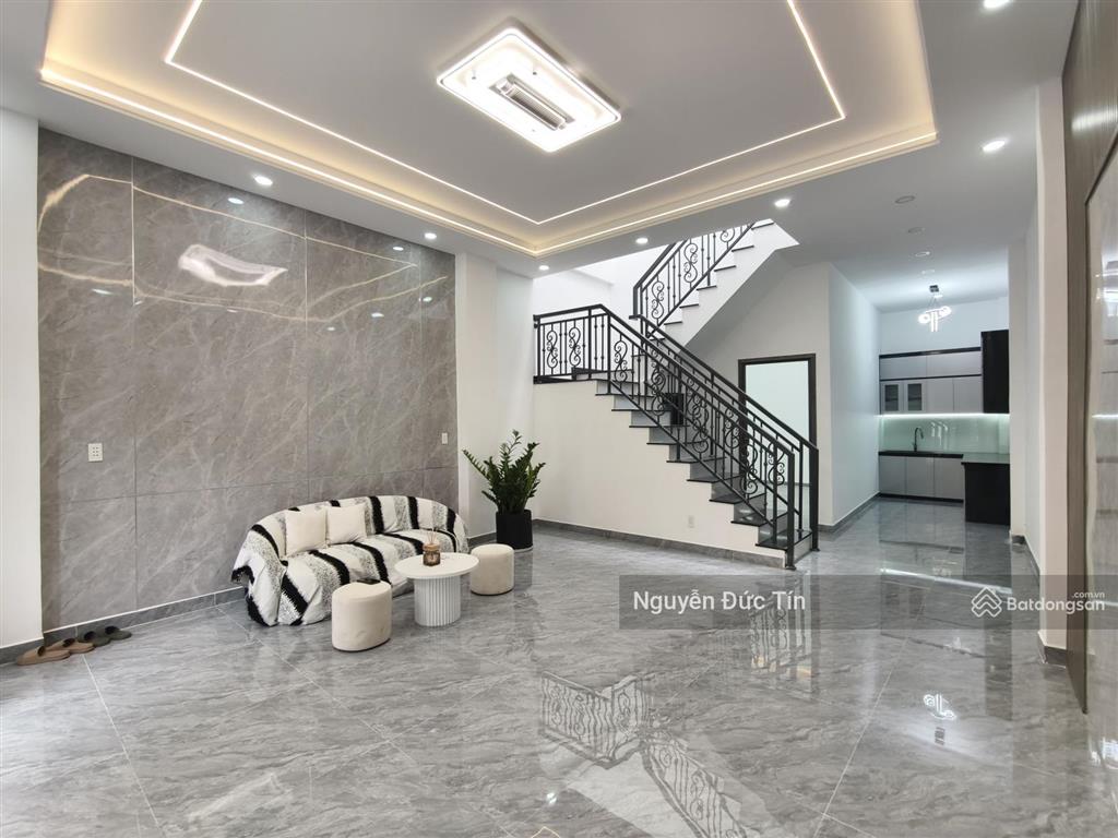 Siêu hiếm! căn góc 2 tầng hxh, oto ngủ trong nhà. dt 64m2, ngang 5.3m. nhà mới tinh. nhỉnh 5 tỷ.