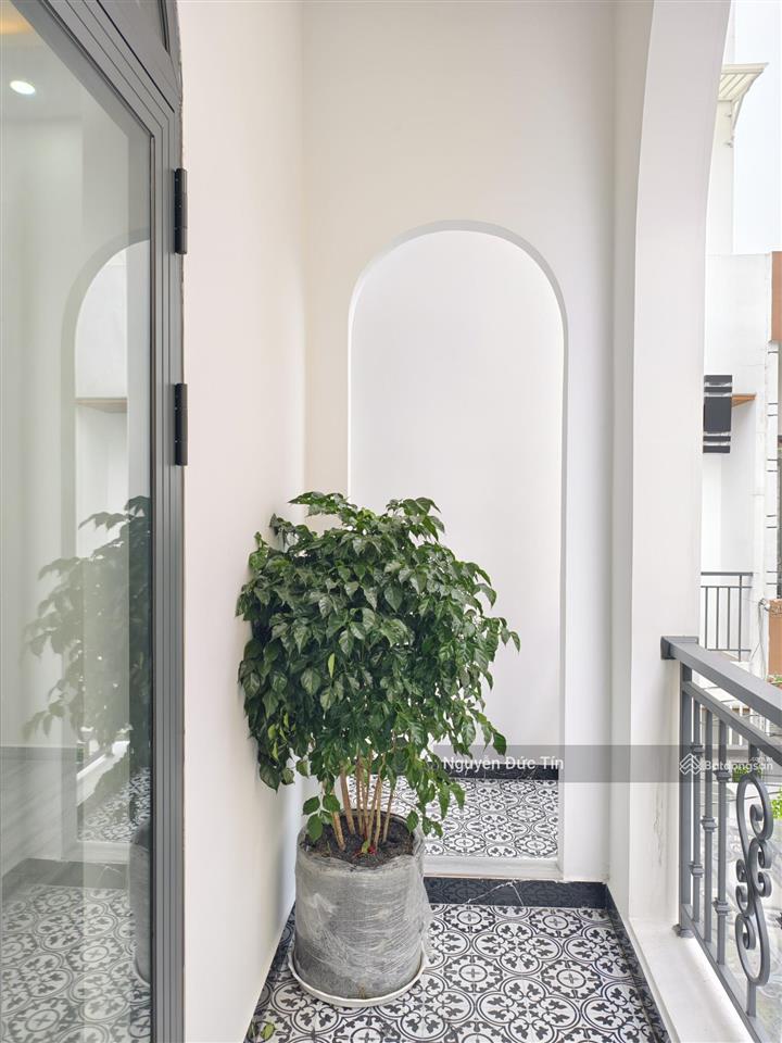 Siêu hiếm! căn góc 2 tầng hxh, oto ngủ trong nhà. dt 64m2, ngang 5.3m. nhà mới tinh. nhỉnh 5 tỷ.