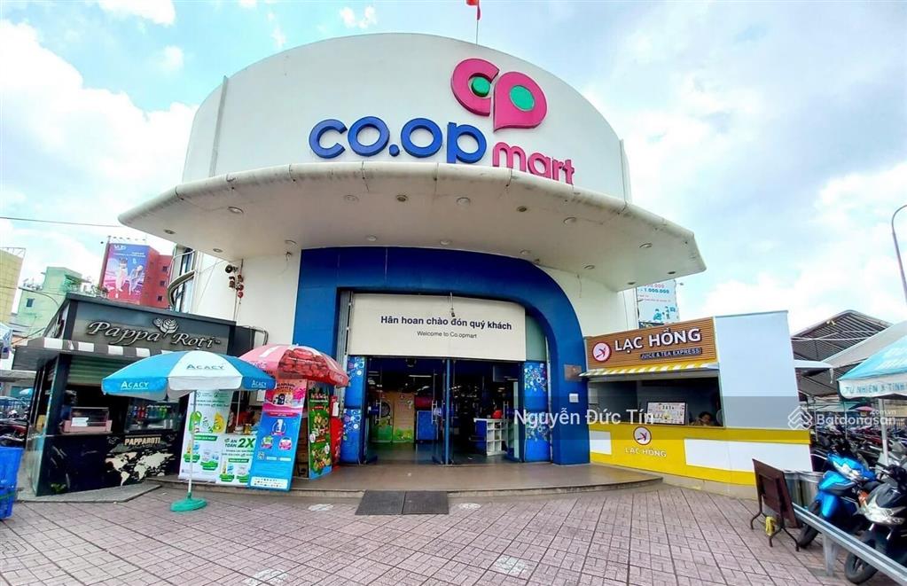 Chia thừa kế cần bán gấp nhà cấp 4 hxh thông ngay bà hom. tt quận 6. dt 4m x 24m. chỉ 61 triệu/m2