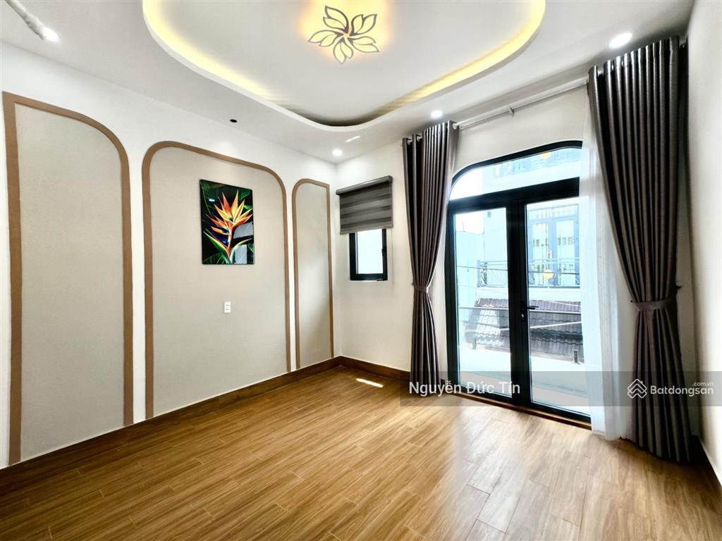 Nhà 2 tầng mới đẹp long lanh, hxh 6m chỉ 3p đến đường tên lửa. 4m x 14m không lộ giới. nhỉnh 5 tỷ