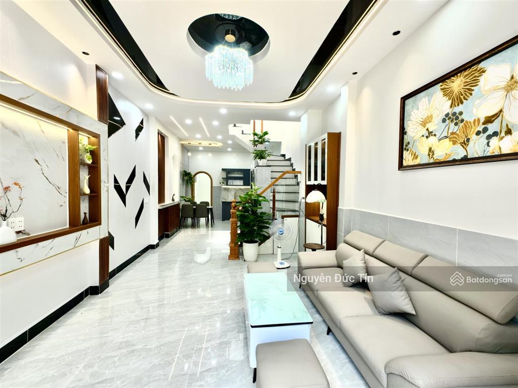 Nhà 2 tầng mới đẹp long lanh, hxh 6m chỉ 3p đến đường tên lửa. 4m x 14m không lộ giới. nhỉnh 5 tỷ